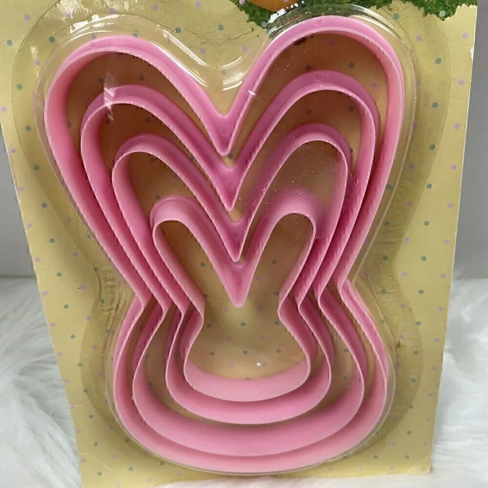 NEW WILTON Nesting Bunnies Pink 4-Piece Cookie Cutter Set 1993 Vintage Easter